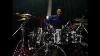 Drummer freestyles on PDP DW MAPLE SHELL. Groove and licks on 💯🔋💪