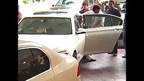 Srk entry like a lion... Great khan shahrukh khan