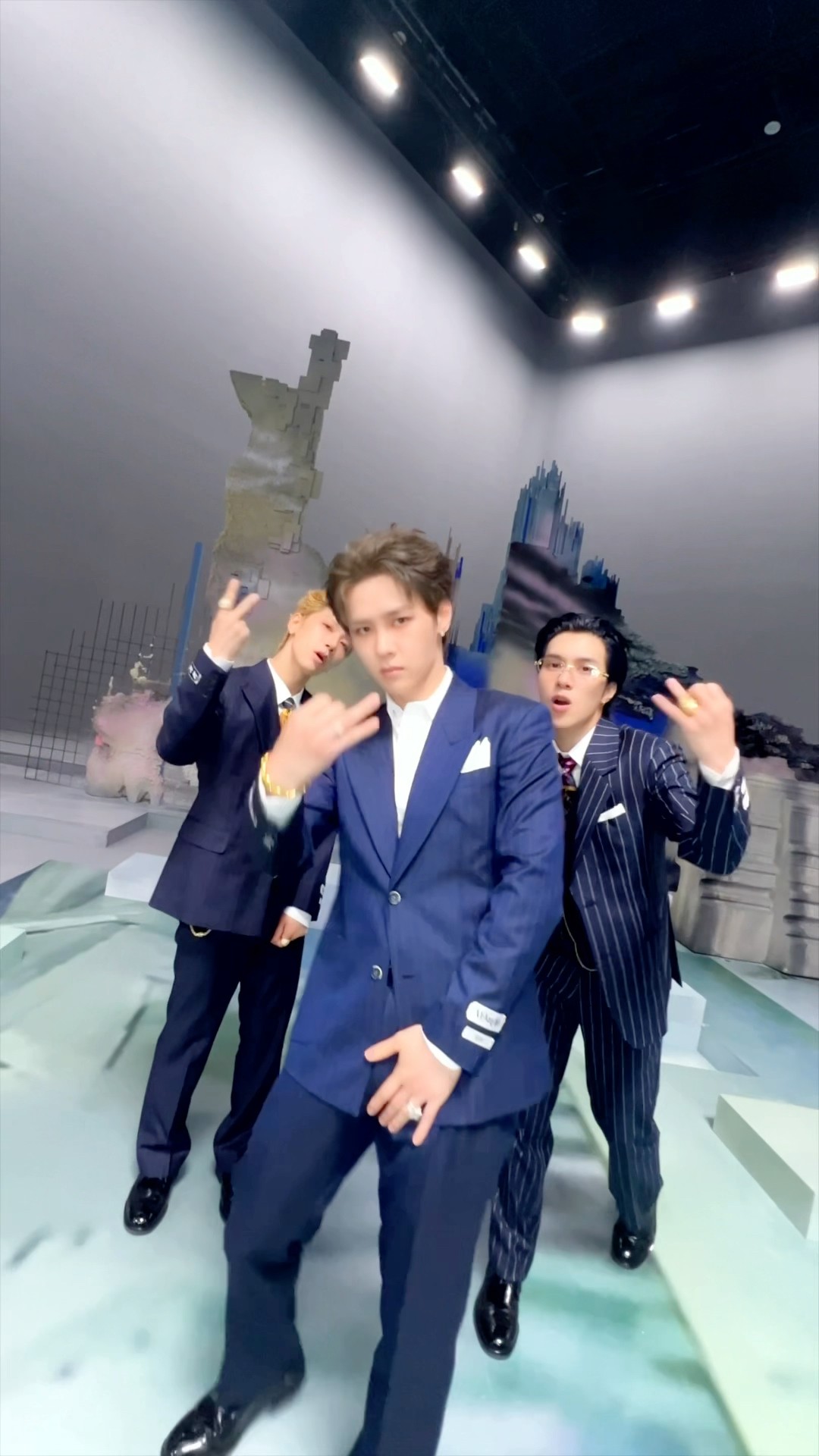 ホワイト WayV 威神V KUNNY BEAR KUN クン ホワイト WayV 威神 KUN クン KUNNY BEAR セット