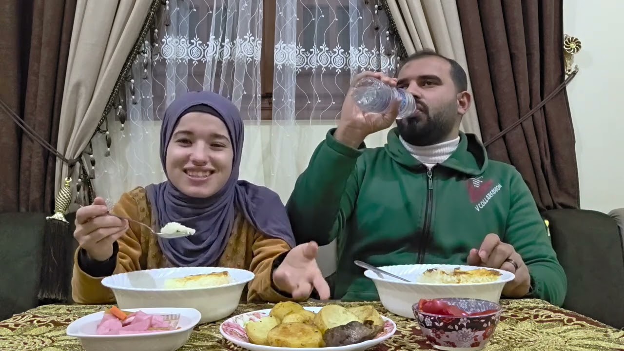 تحدي المعمر مابيني انا وام يوسف ياترى مين اللي هيخلص الطبق قبل التاني ؟🤔💙