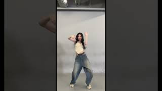 🥊 령채 왕! 하고 먹어버려 다🥊#ITZY #있지 #CHAERYEONG #채령 #ITZY_KILLMYDOUBT #ITZY_CAKE #CakeChallenge