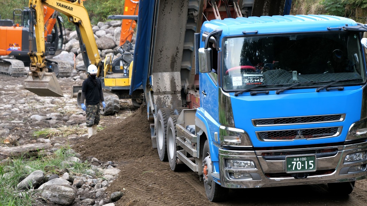 Восстановление берегоукрепления после тайфуна в Японии #Япония #Тайфун #Строительство