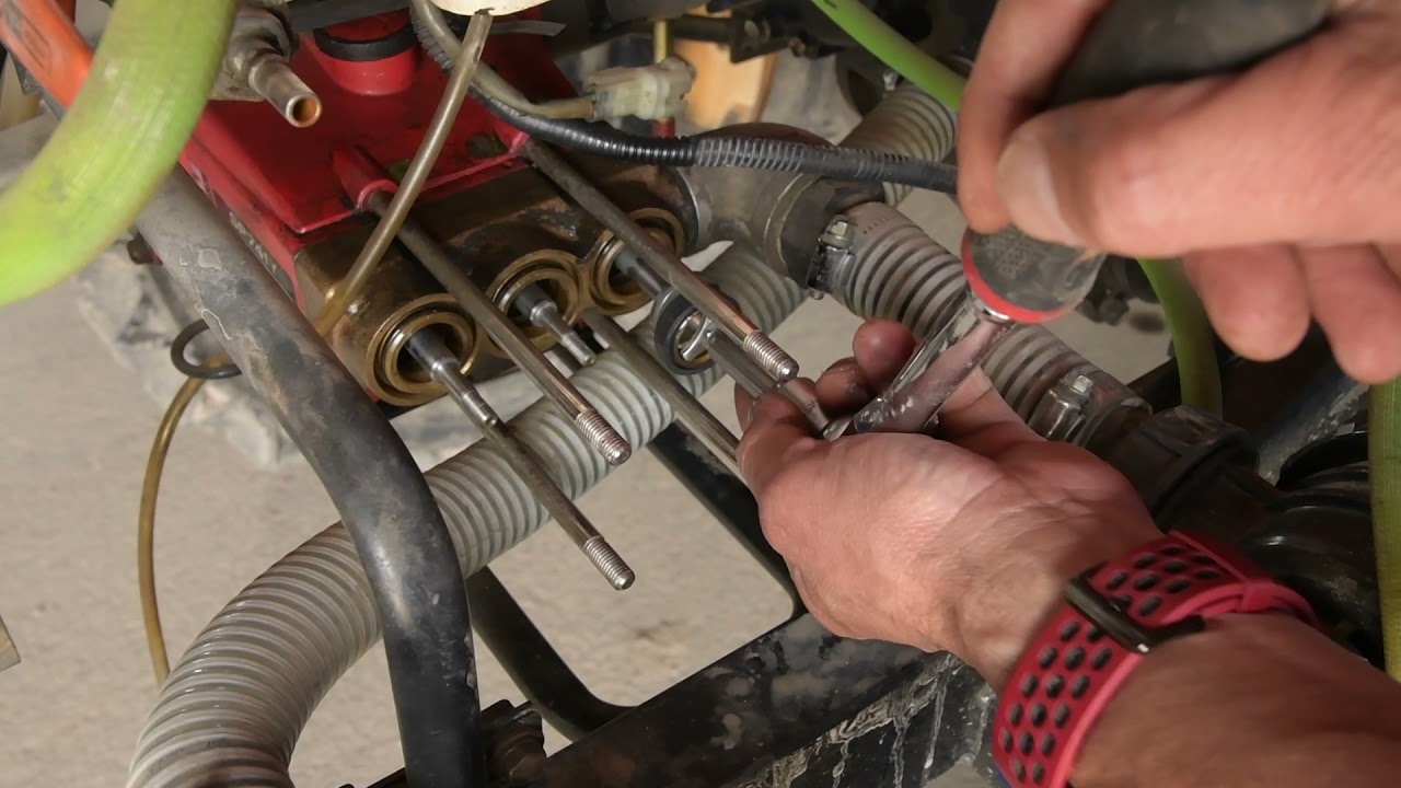 動噴防除機ポンプのピストンパッキン等交換