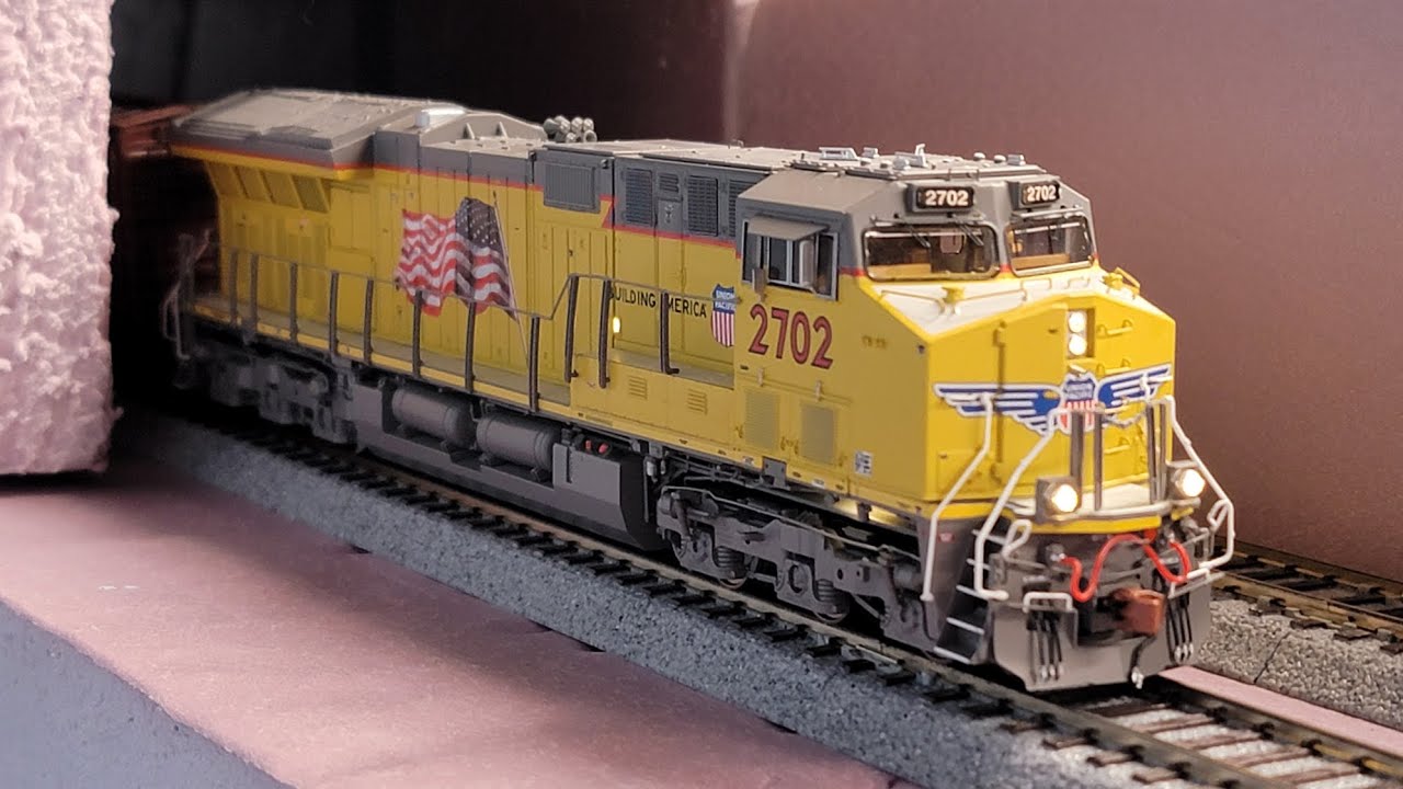 2702 Hauling Oil and Coal. #train #railway #modelrailroad - YouTube