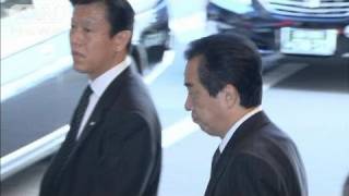 菅総理らと会談した小沢氏「政権運営には協力」（10/12/25）