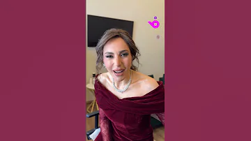 عبير نعمة تعلق على مشاركة محمد عبده الغناء على المسرح ليلة تاريخية بالنسبة لي 