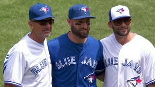 SEA@TOR: Pillar's Dad and brother throw first pitch
