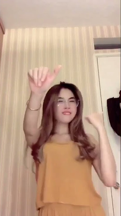 Amoy cantik Goyang tik tok hot
