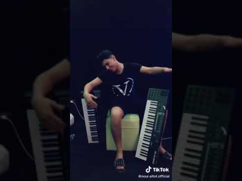 حاجة تحير نور التوت