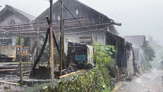 ฝนตกหนักในหมู่บ้านบนภูเขาที่สวยงาม||เมฆดำและอากาศหนาว||indoculture