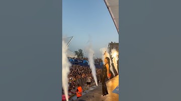 Enisa performs “Disco Cone” at festival 🔥🎤