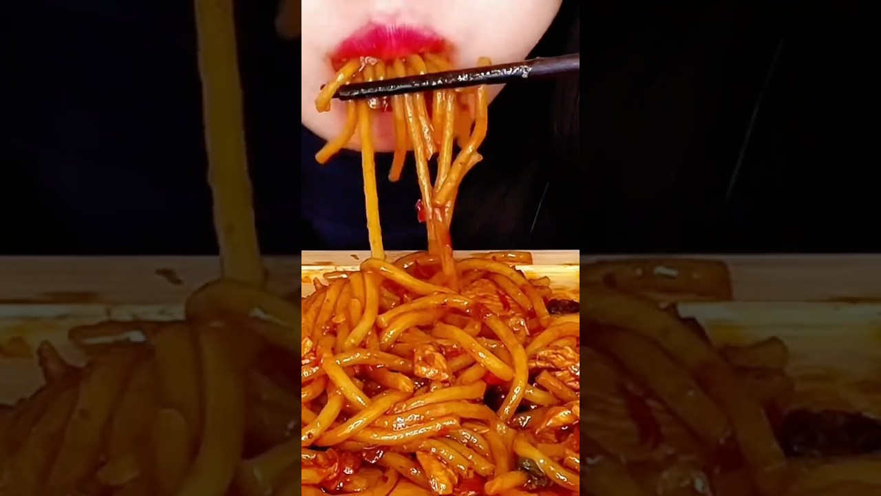 快速炒河粉ASMR吃播，极致咀嚼声诱惑！