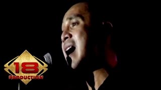 Nidji - Di Atas Awan (Live Konser Banyuwangi 5 Mei 2013)