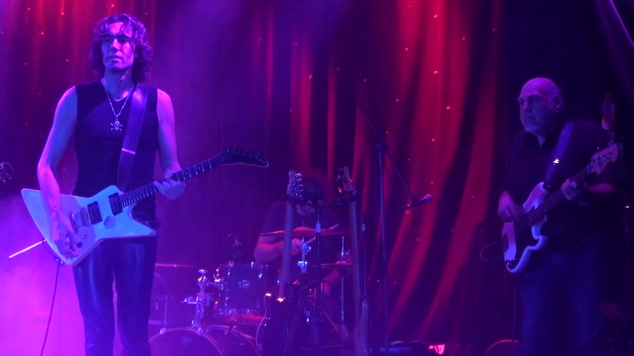 WHEN A HEART BREAKS (live) - Max Jeschek