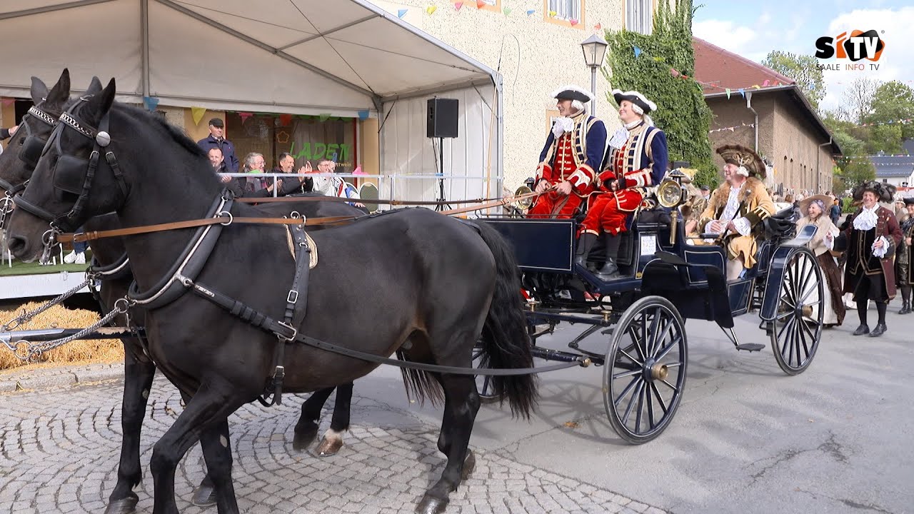 Historischer Festumzug in Schlettwein durch das ganze Dorf.