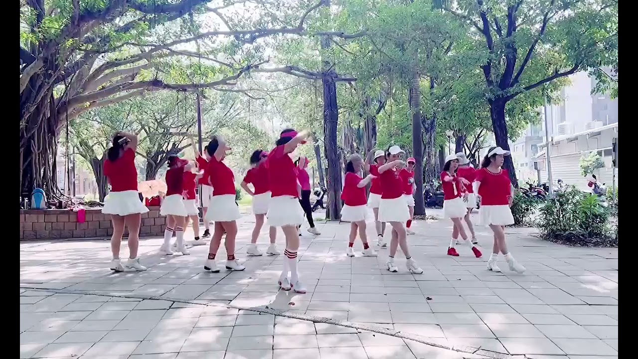 于鈞舞蹈班=真的醉了= 主唱：夏天播放樂隊= 編舞老師=邱月茹= 2025年10月17日參考亮麗影片