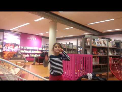 ანნა ბიბლიოთეკაში