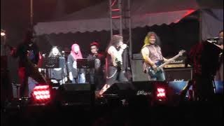 Bazooka Penaka & Kau Masih Berdegil - Wings Live in JB 2015