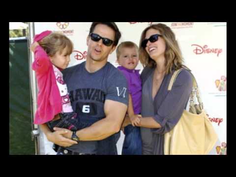 Video: Mark Wahlberg Menjual Estet Beverly Hills Untuk $ 14 Juta