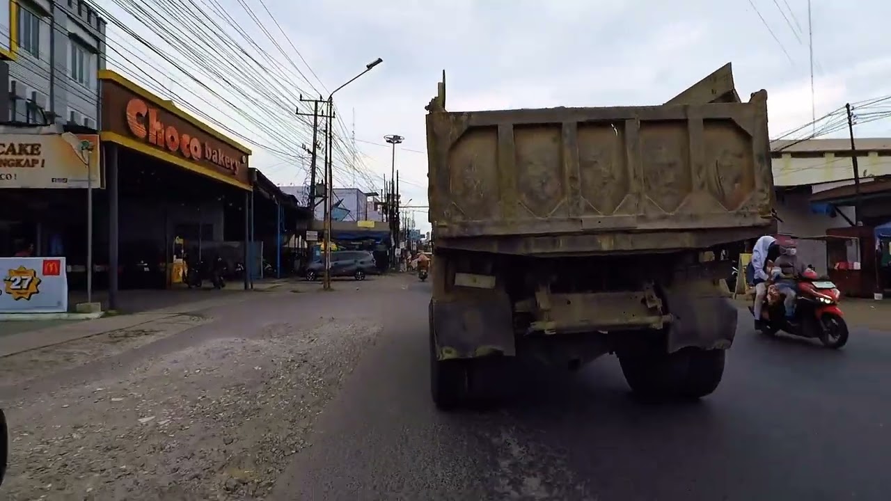 Jalan marelan Semua ada, ada semua hanya di Marelan.