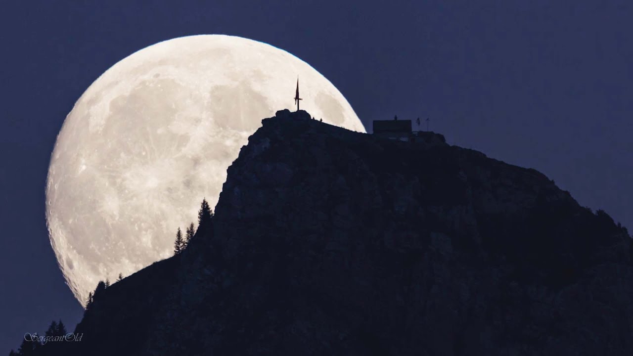 Stive morgan eclipse of the moon. Little angel стива моргана. Девушка уходит в туман. Кино - апрель (stive morgan remix). Stive morgan & евгений соколовский.