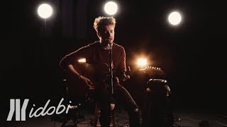 Finneas - "Let's Fall in Love for the Night" (idobi Sessions) chords