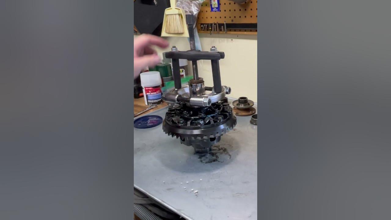 Using a bearing separator to remove carrier bearings. Easy! YouTube