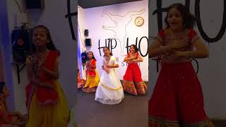 Download Lagu RANU BOMBAI KI RANU DANCE SONG | RAMU RATHOD | LIKHITHA | KALYAN KEYS | PRABHA | RATHOD TUNES MP3 Download Lagu RANU BOMBAI KI RANU DANCE SONG | RAMU RATHOD | LIKHITHA | KALYAN KEYS | PRABHA | RATHOD TUNES MP3