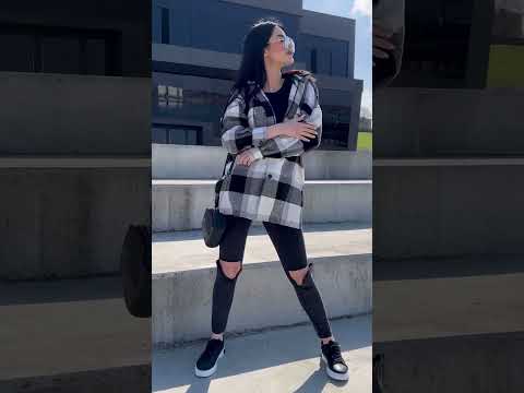 Тепла жіноча сорочка в клітку з капюшоном "Ultra", видео 1