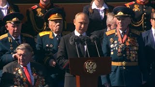 Владимир Путин принял военный парад на Красной площади