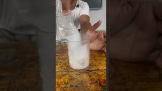 Hydrochloric acid react with ammonia #hydrochloricacid #ammonia #shortvideo