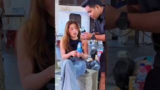 prank menemukan uang di dalam makanan ringan bikin bingung #celana pendek