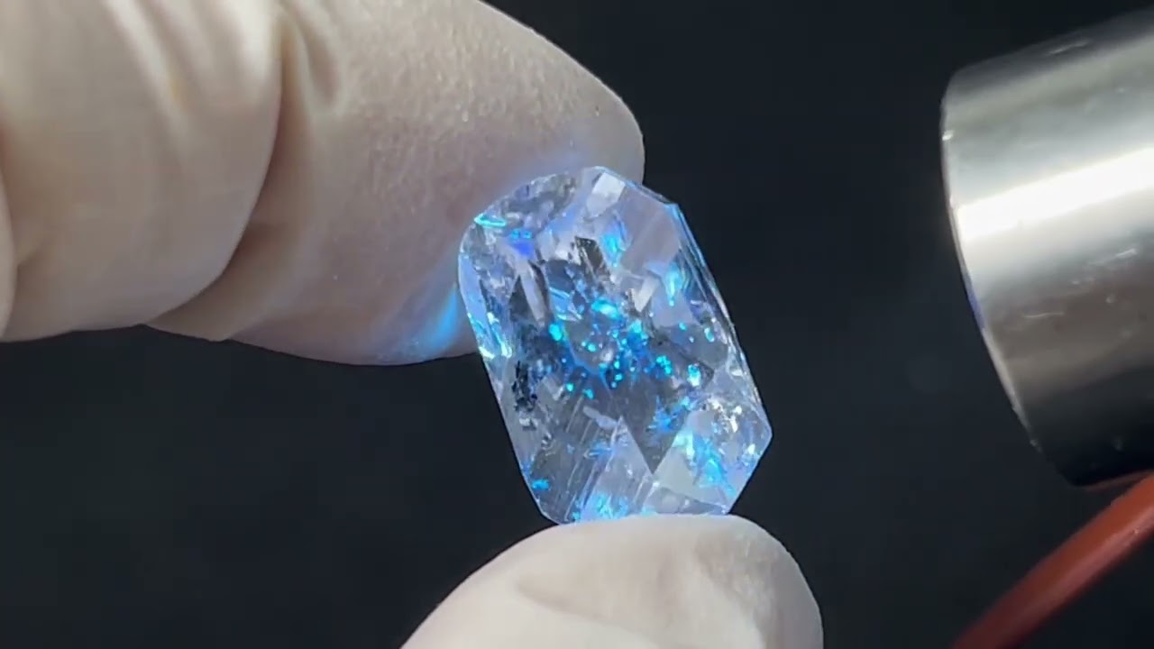 ニューヨーク・ハーキマーダイヤモンド（水晶）DTポイント（蛍光