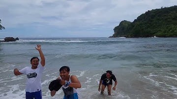 #exploreblitar keseruan di pantai pangi