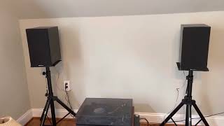Bower and Wilkins (B\&W) 685 s2 Bookshelf Speakers