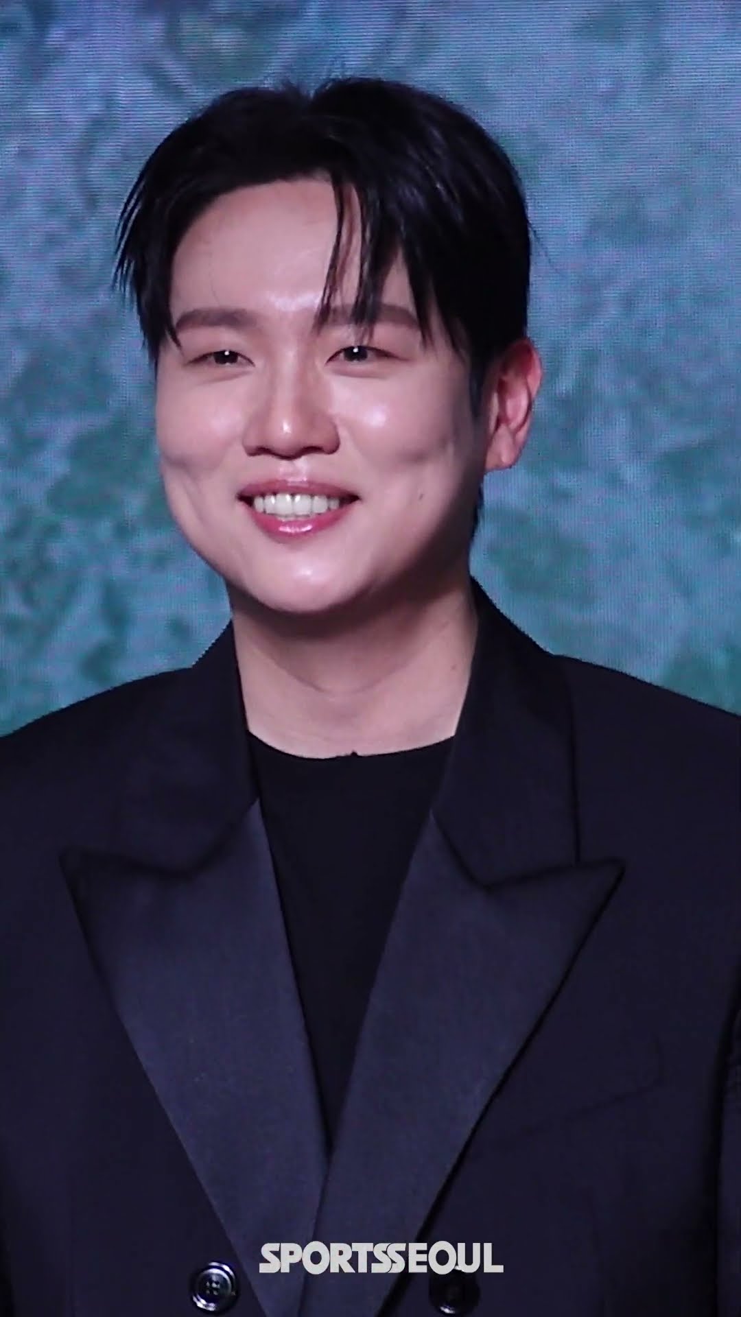 한해, 물오른 볼살 귀엽네