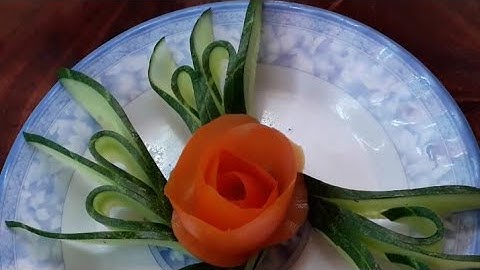 Cách tỉa dưa leo đơn giản trang trí cho đĩa thức ăn