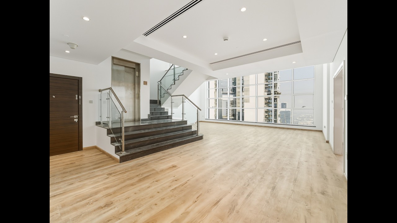 Triplex Penthouse with Private Pool in Marina Arcade, Dubai