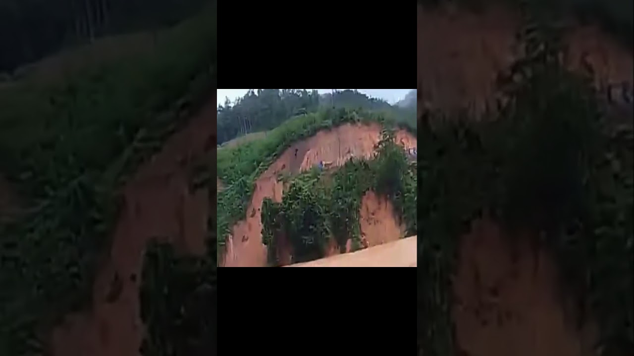 Xả lũ miền trung