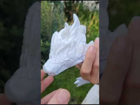 Riesiger beweglicher Mond-Drache aus dem 3D-Drucker