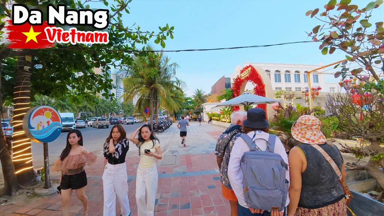 Beautiful 4K Vietnam Da Nang Promenade & Beach - Pham Van Dong Beach Park