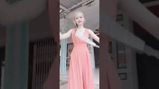 Bigo Live Vietnamese Cute Girl Ms.sarah Yumi Playing Nunchucks In Her Live Streaming
