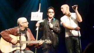 Moby, Bono &amp; Michael Stipe - Helpless [Neil Young cover] (Live 2001)