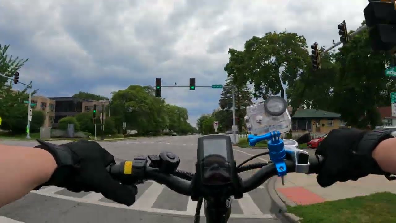eAHORA X5 : RAN INTO AN ELECTRIC TRIKE : CHICAGO E-BIKE RIDE : GOPRO HERO9 : 4K POV