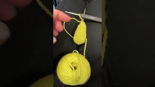 Easy solution for cutting yarn when flying  #yarntips #crochettips