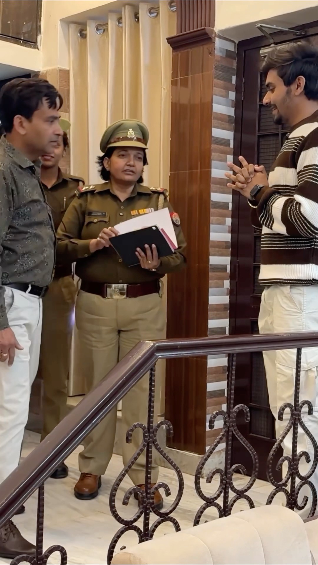 Leo arrest hogya? #shorts | Anant Rastogi