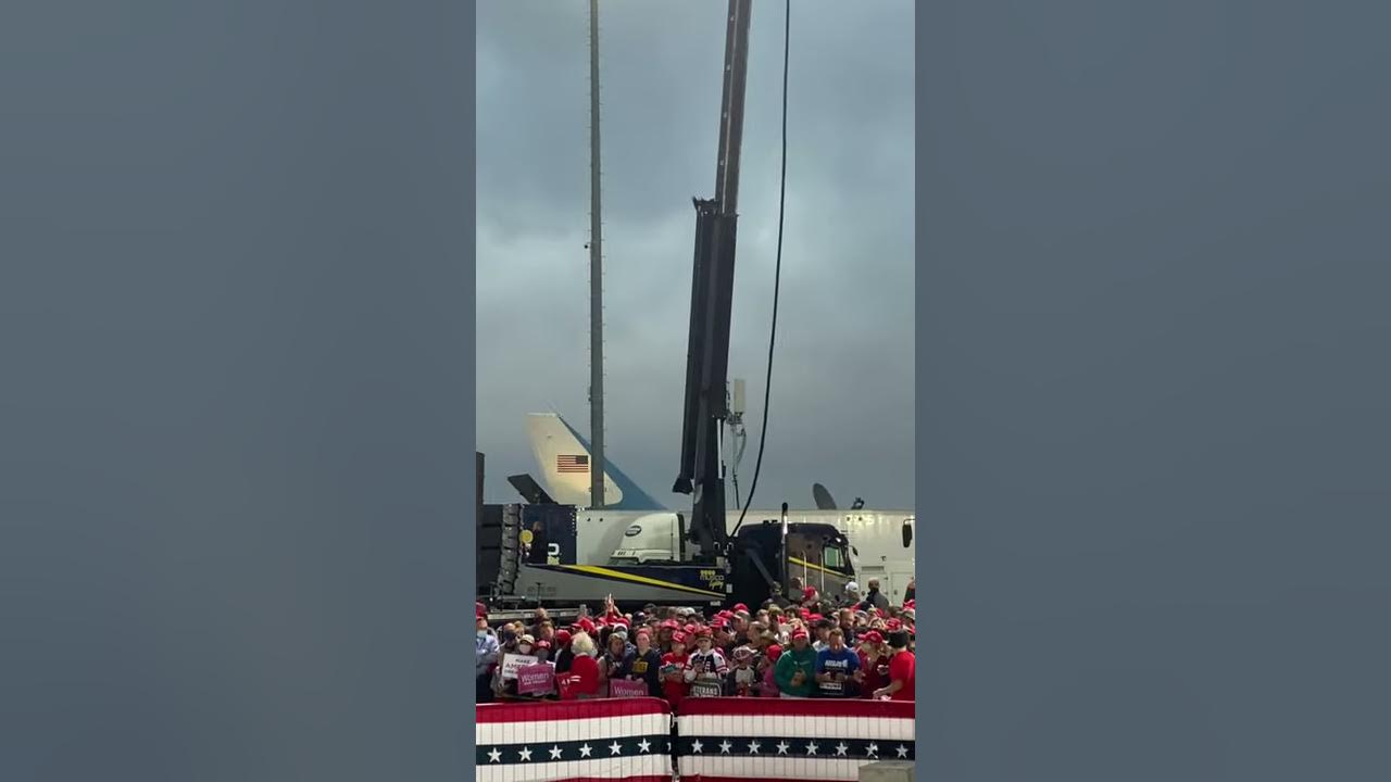President Trump arrives in Iowa to Eye of the Tiger