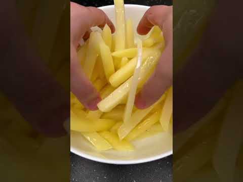 Хрустящий картофель фри без фритюра в духовке. Подробный рецепт в описании.