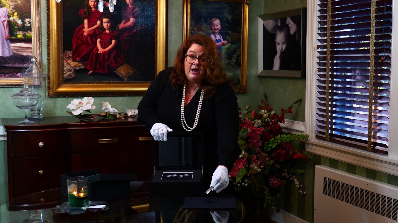 Mary Fisk-Taylor Talks About How They Use a Folio Box In Their Portrait Photography Business