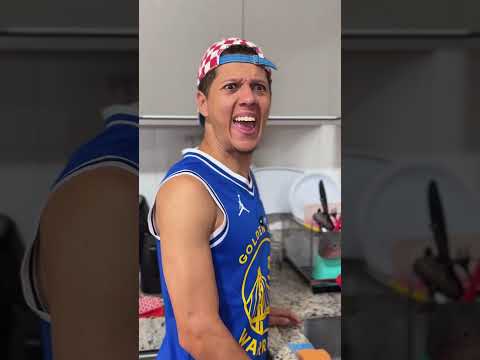 QUANDO O PAI MANDA IR NUM PÉ E VOLTAR NO OUTRO 😂